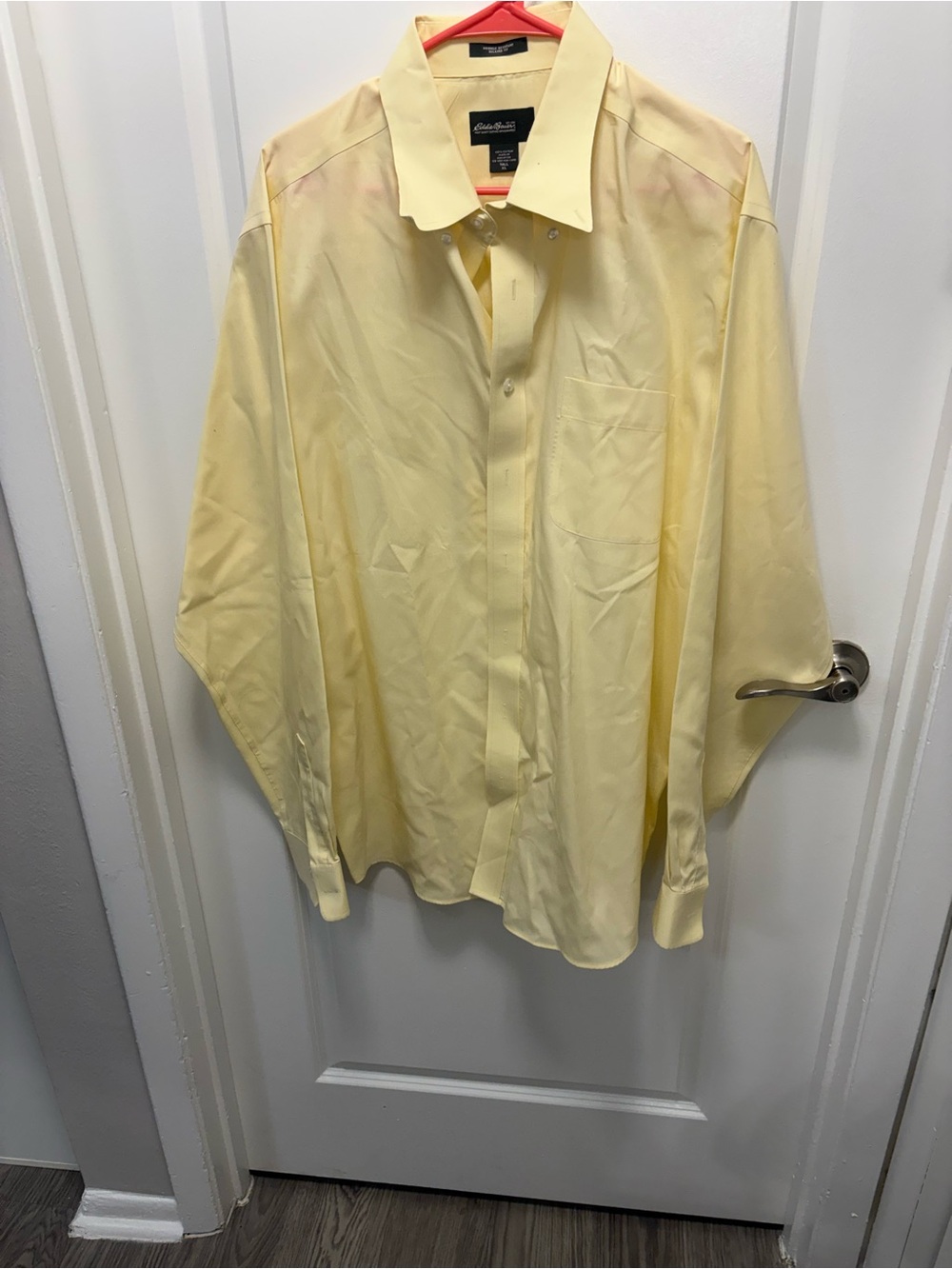 Eddie Bauer Men’s Pale Yellow Dress Shirt. SZ XL. NWOT.
